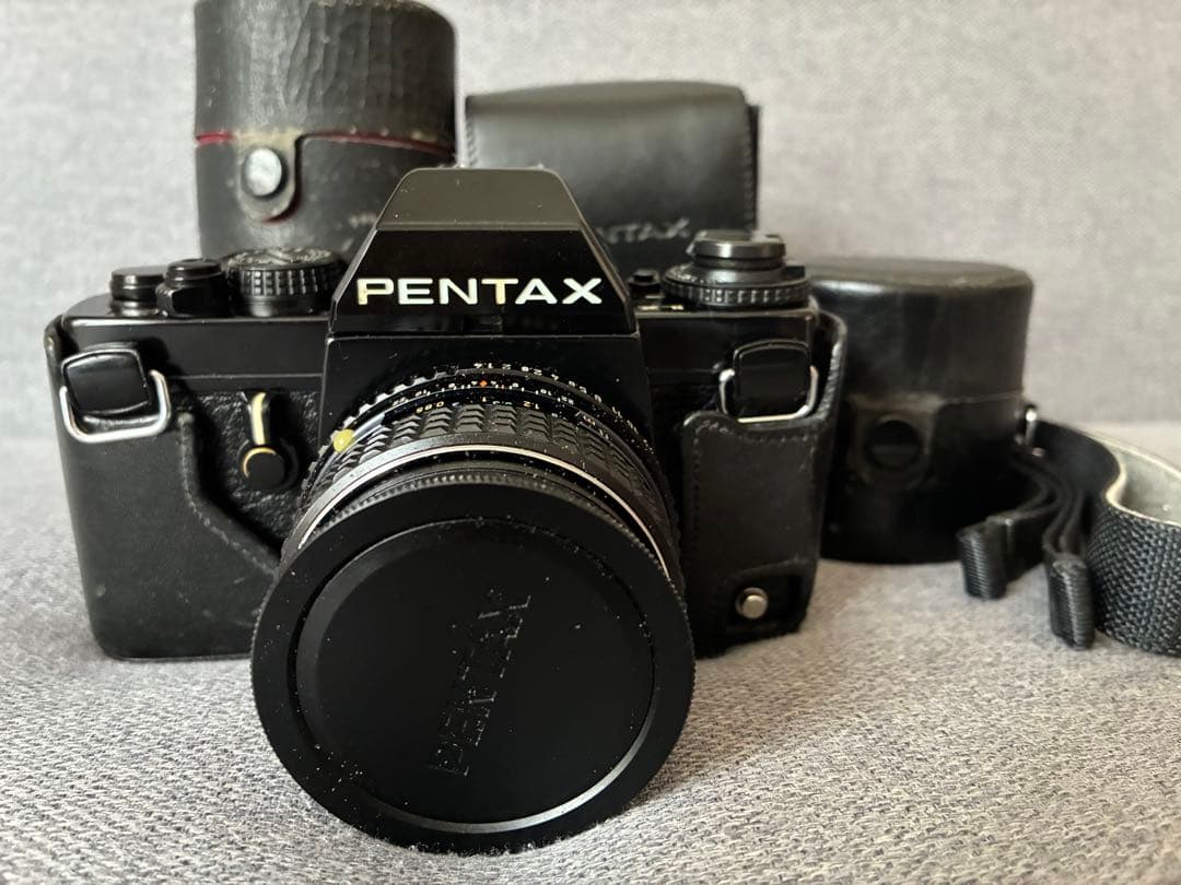 PENTAX LX. 一眼レフカメラ ブラック レンズ3本とフラッシュ付き。