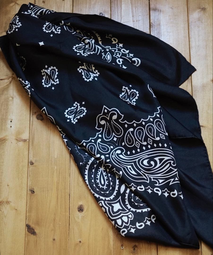 レア　MANIPURI シルク108 バンダナ　ペイズリー　大判ストール　黒