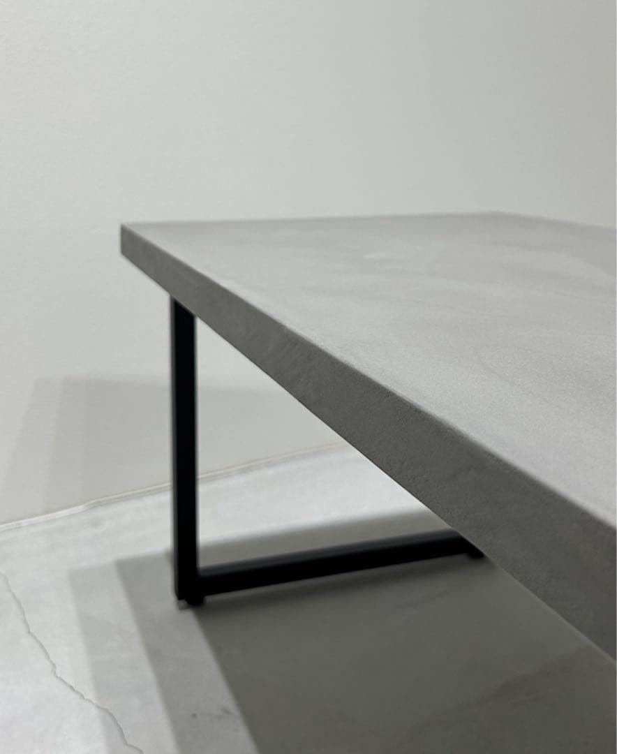 新品　コンクリカグ　ローテーブル　モールテックス