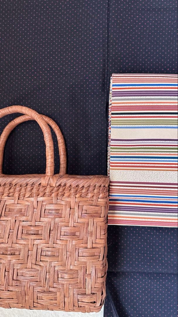 十字絣がかわいい　正絹　紬　濃紺