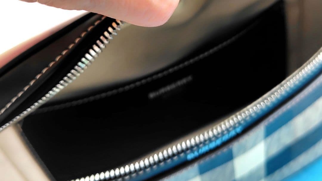 BURBERRY ストライプバッグ 収納袋付き