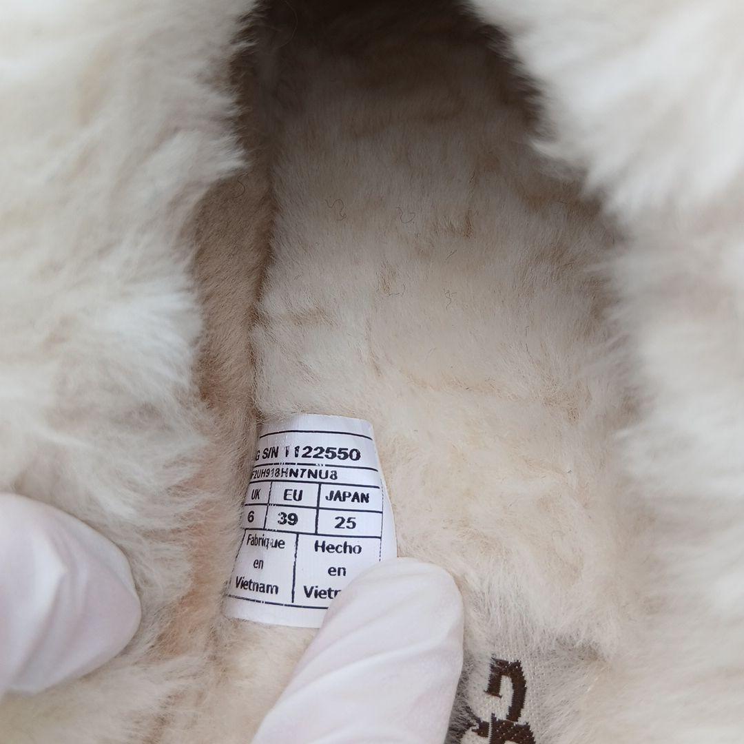 UGG ベージュ ムートンファー　スリッパ　サンダル　スリッポン