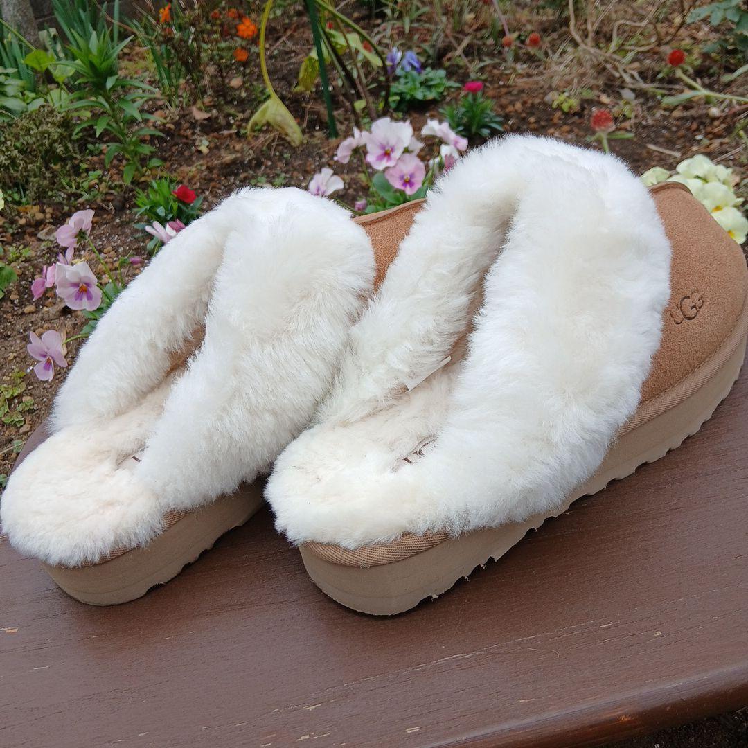 UGG ベージュ ムートンファー　スリッパ　サンダル　スリッポン