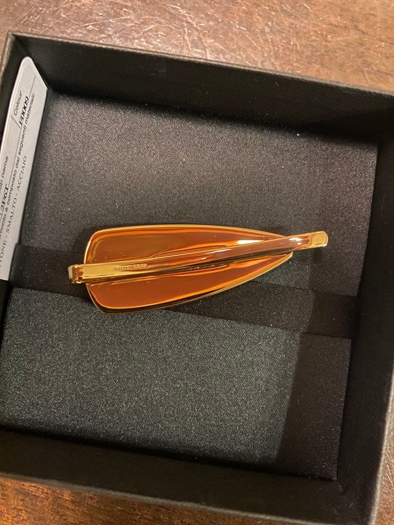 miu miu ヘアクリップ オリジナルポーチ付き