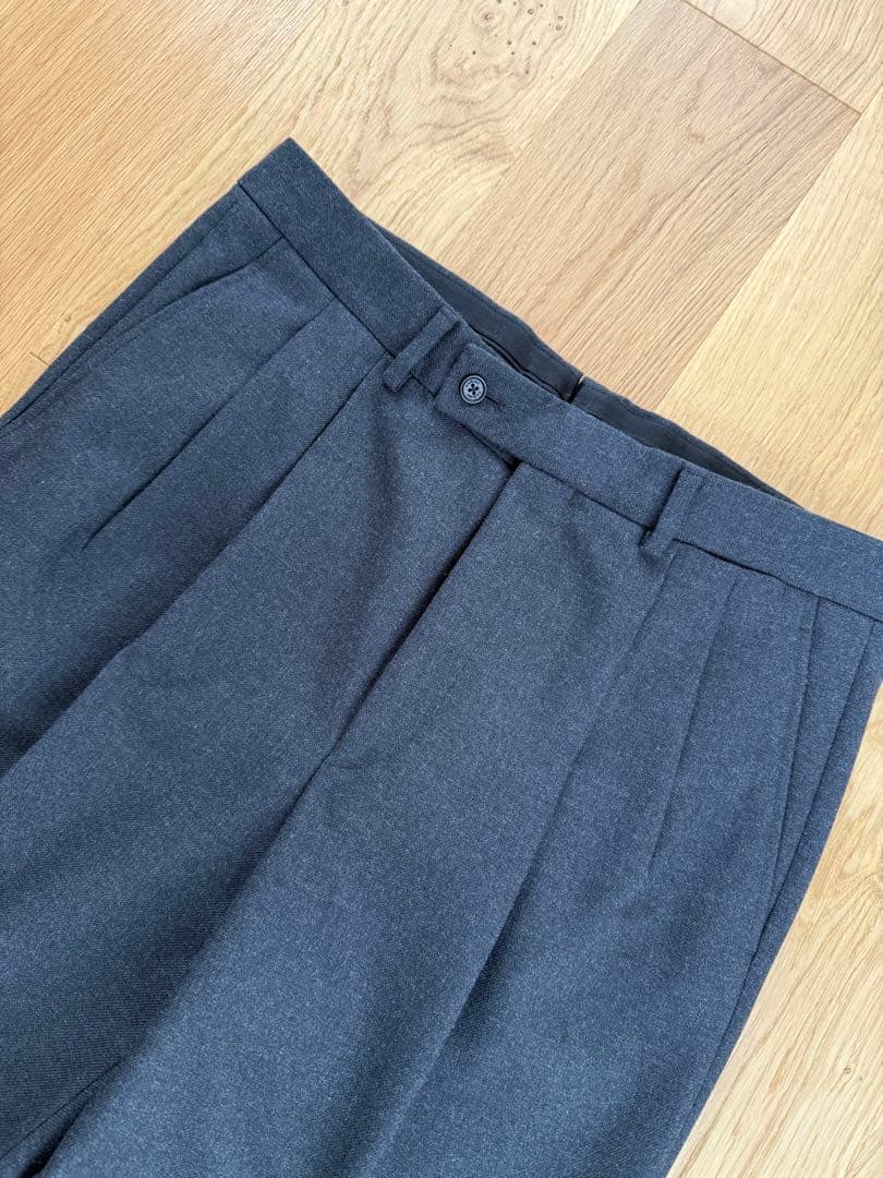 美品CARUSO ウールスラックス チャコールグレー District別注モデル