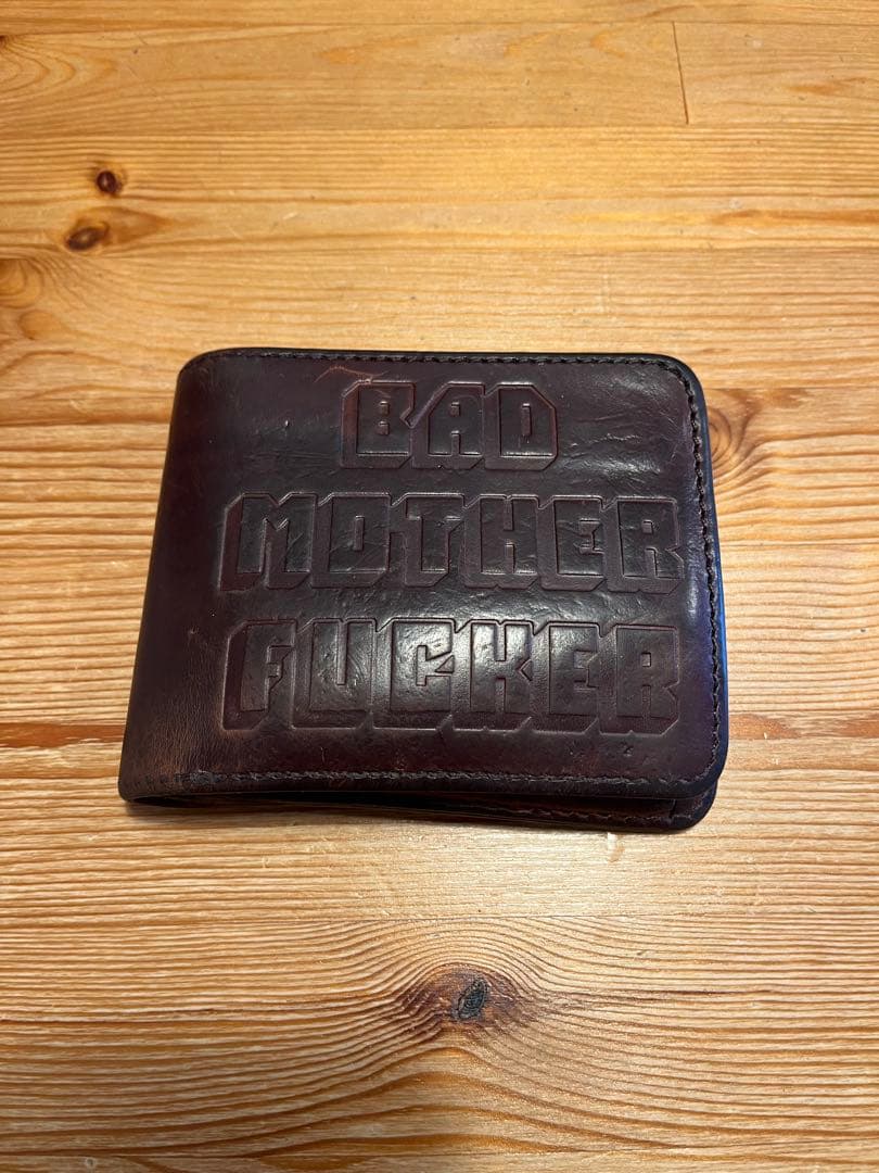 パルプフィクション BAD MOTHER FUCKER 本革 二つ折り 財布