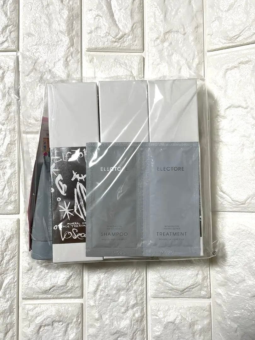新品未使用未開封エレクトーレミネラルオーレフェイストリートメントギフトセット