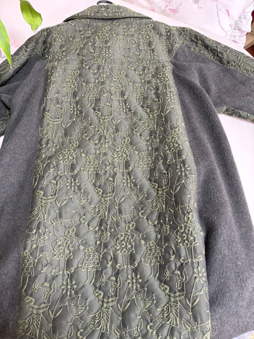 オリーブグリーン刺繍ロングコート