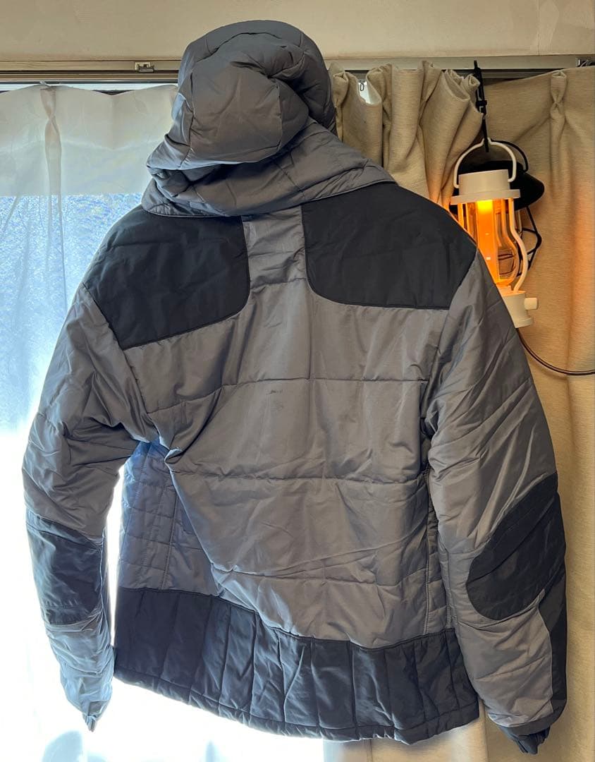 希少 patagonia パフライダージャケット 中綿 シルバー グレー M