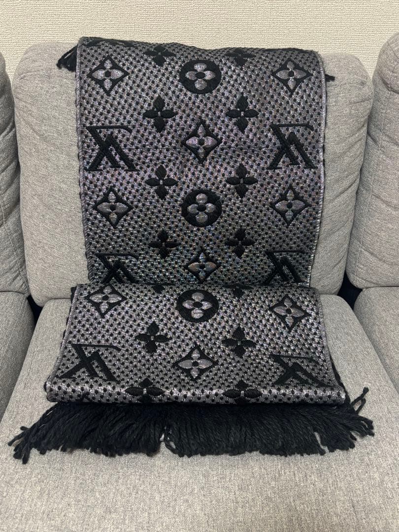 LOUIS VUITTON ロゴパターン マフラー
