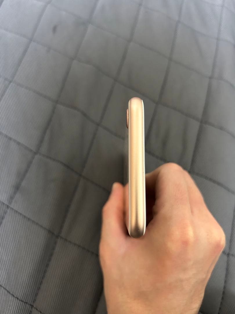 【ほぼ傷なし】Apple iPhone 8 ゴールド 本体