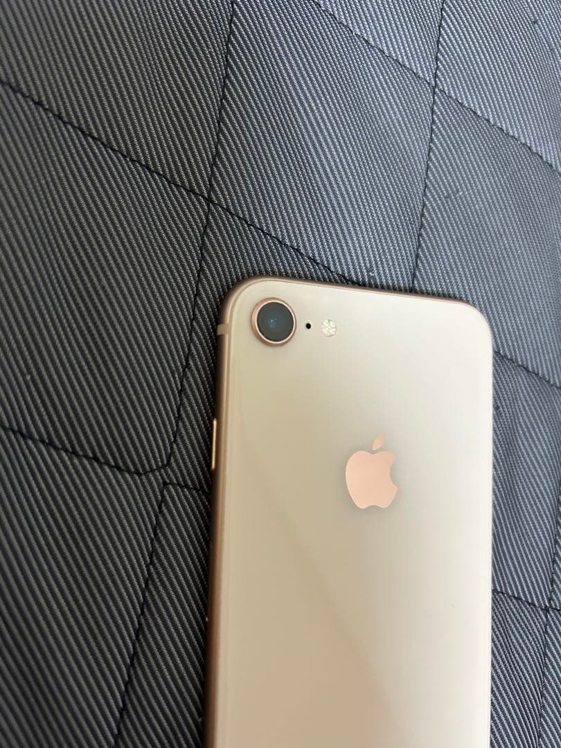 【ほぼ傷なし】Apple iPhone 8 ゴールド 本体