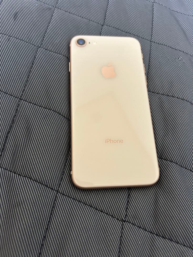 【ほぼ傷なし】Apple iPhone 8 ゴールド 本体