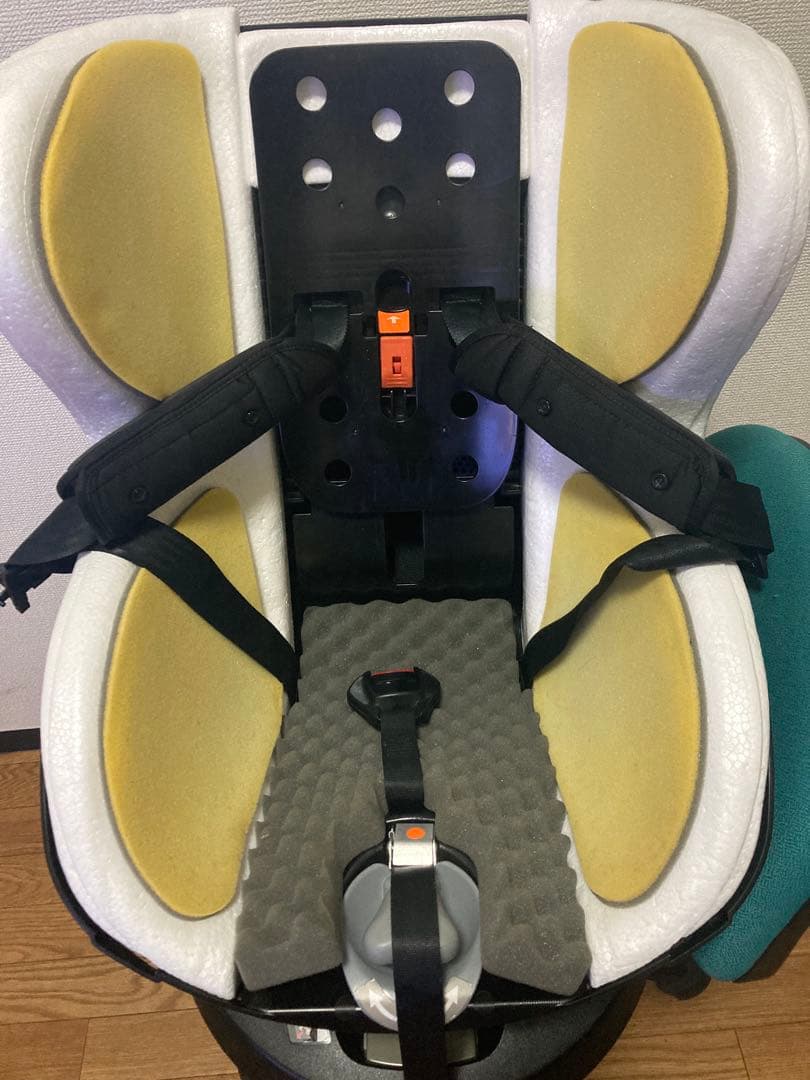 エールベベ⭐️isofixクルット3iグランス最高位チャイルドシートクリーニング済