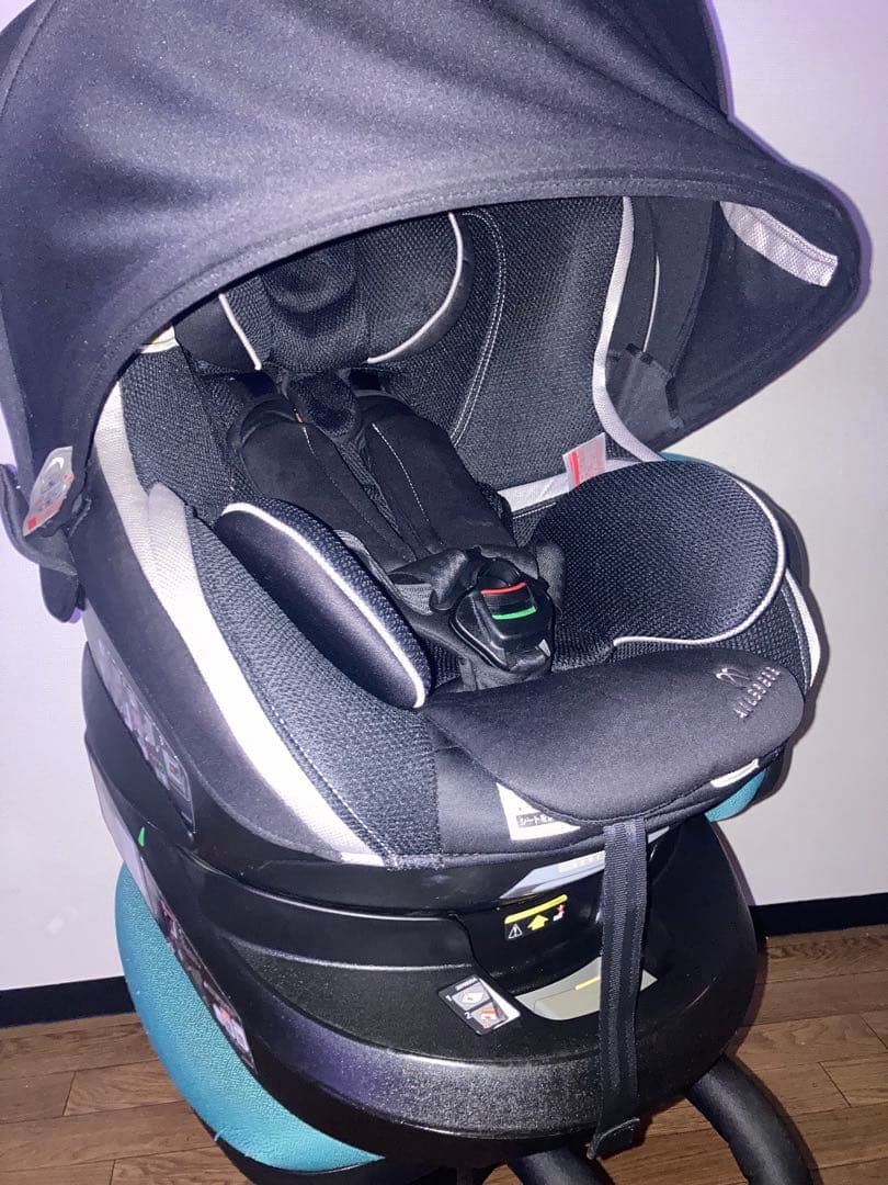 エールベベ⭐️isofixクルット3iグランス最高位チャイルドシートクリーニング済