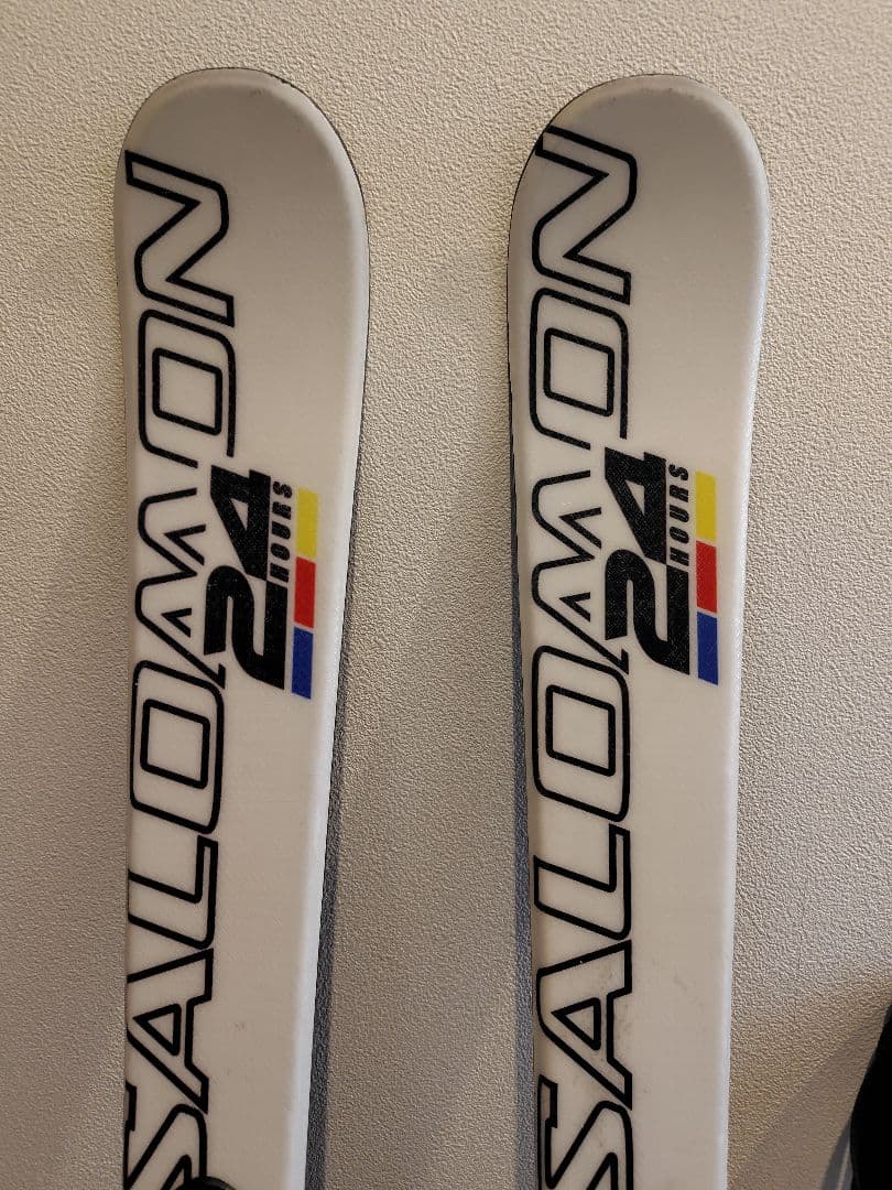 SALOMON スキー板　110cm ジュニア（ストック付き）