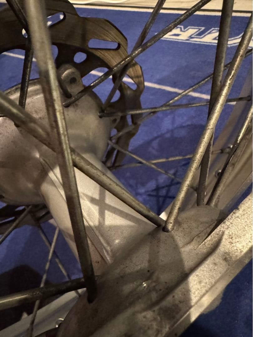 WR250R 純正リアホイール　18インチ