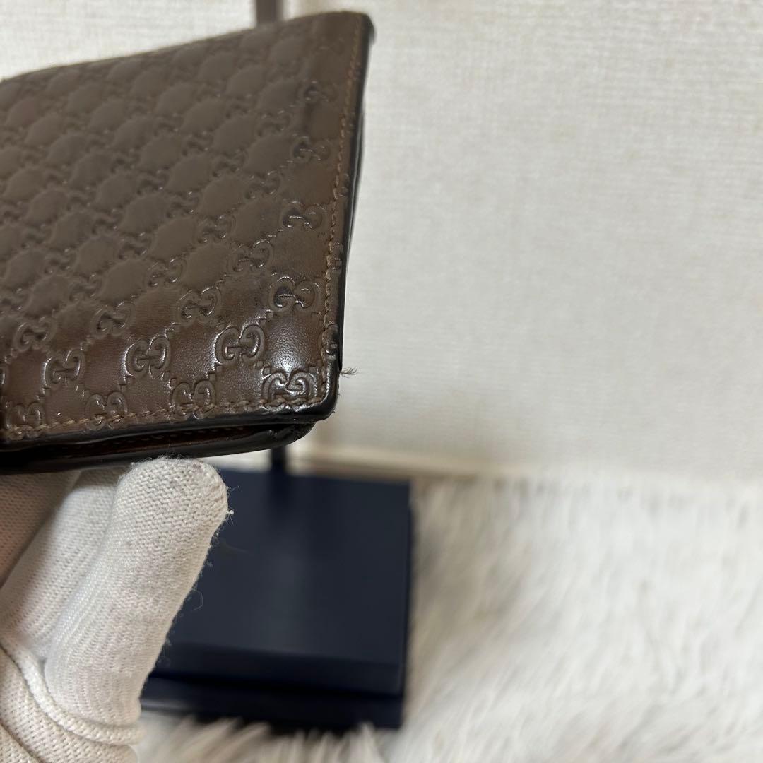 【人気✨マイクロシマ/レザー】グッチ　二つ折り財布　ブラウン　レザー　男女兼用