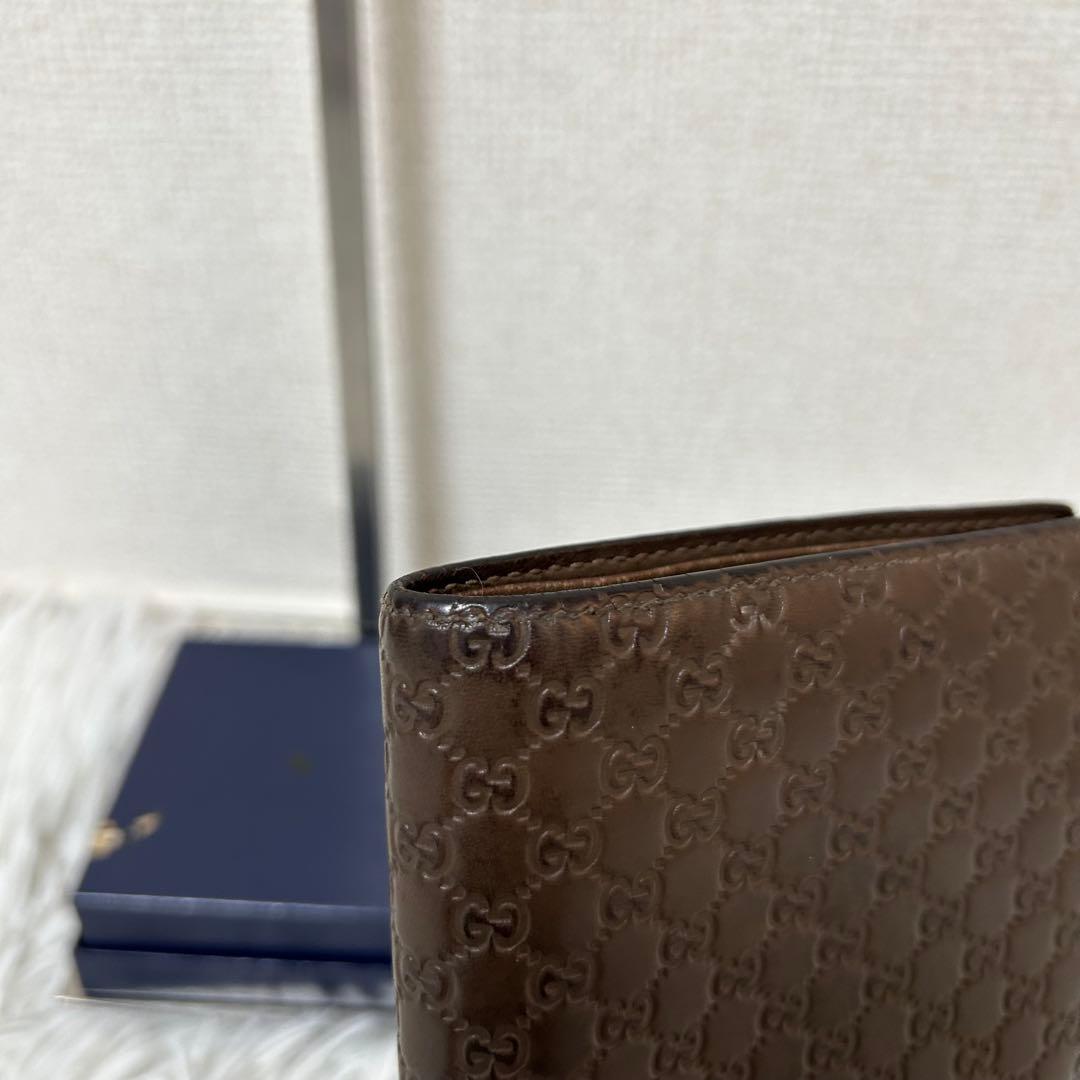 【人気✨マイクロシマ/レザー】グッチ　二つ折り財布　ブラウン　レザー　男女兼用