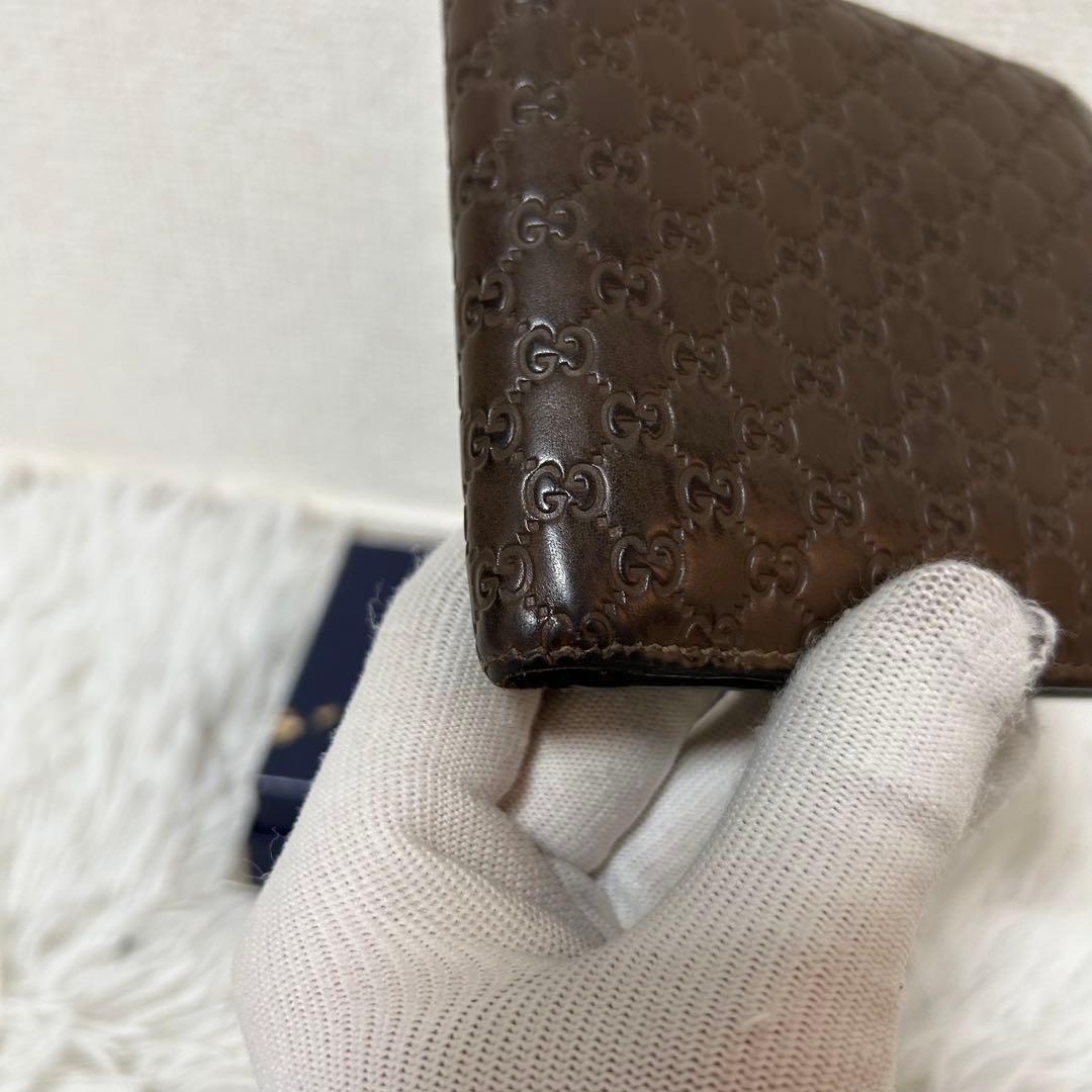 【人気✨マイクロシマ/レザー】グッチ　二つ折り財布　ブラウン　レザー　男女兼用