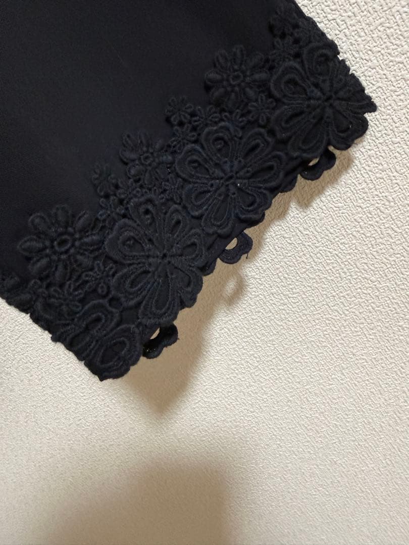 未使用　INGEBORGフラワーレース裾　スラックス