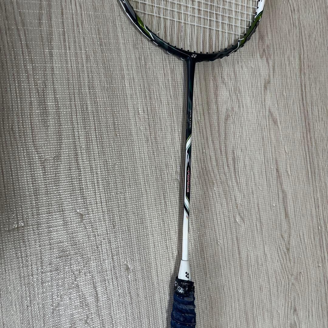 廃盤　YONEX VOLTRIC FORCF バトミントンラケット 3UG5