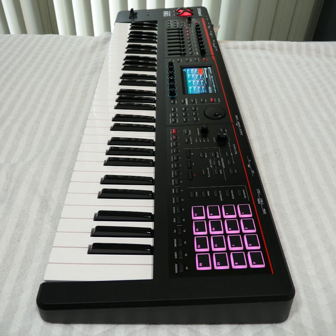 Roland FANTOM-06 ローランド 61鍵シンセサイザー