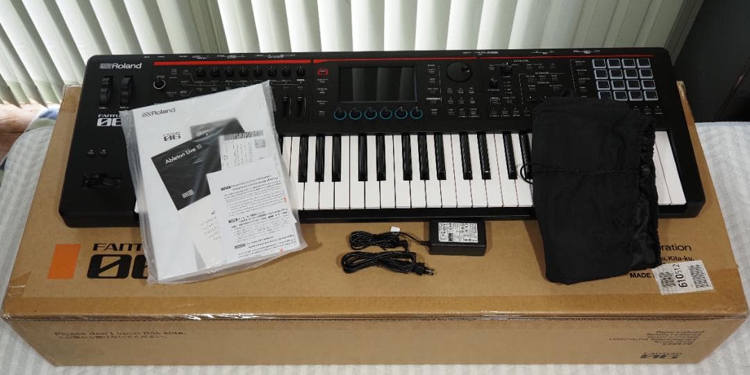 Roland FANTOM-06 ローランド 61鍵シンセサイザー