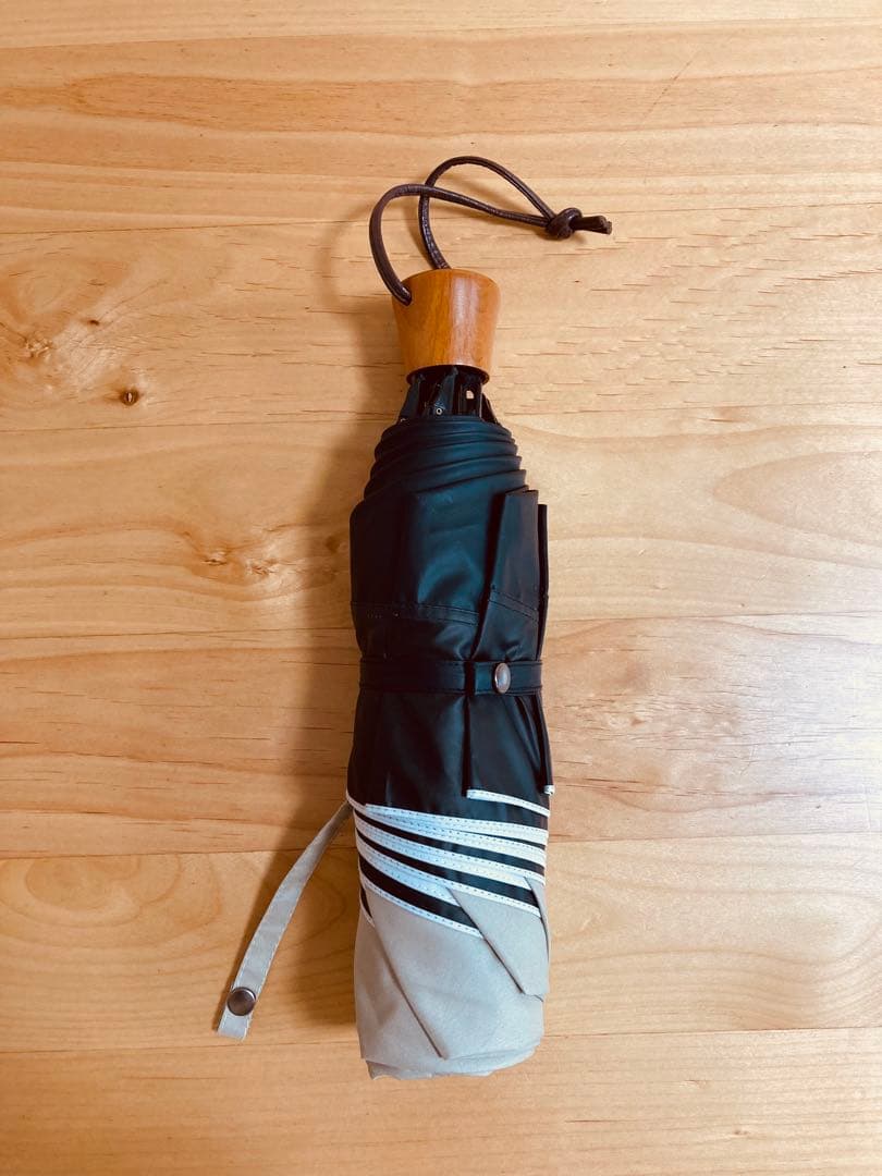 SunBarrier100 折り畳み日傘 三段折りコンビ　骨数6本　ベージュ