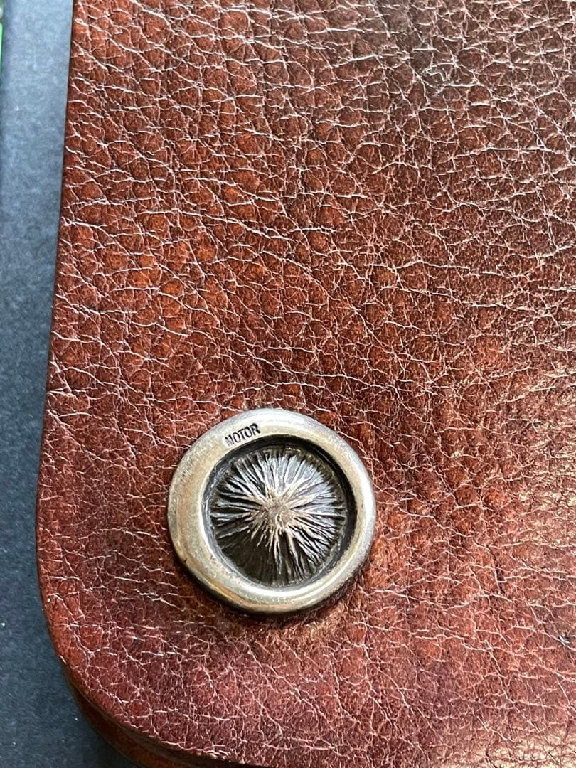 MOTO トラッカーウォレット ブラウンレザー MOTOR ボタン付き