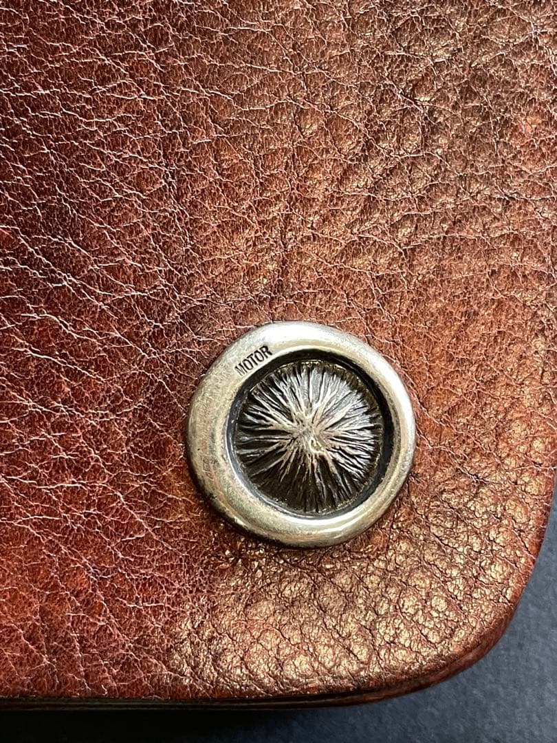 MOTO トラッカーウォレット ブラウンレザー MOTOR ボタン付き