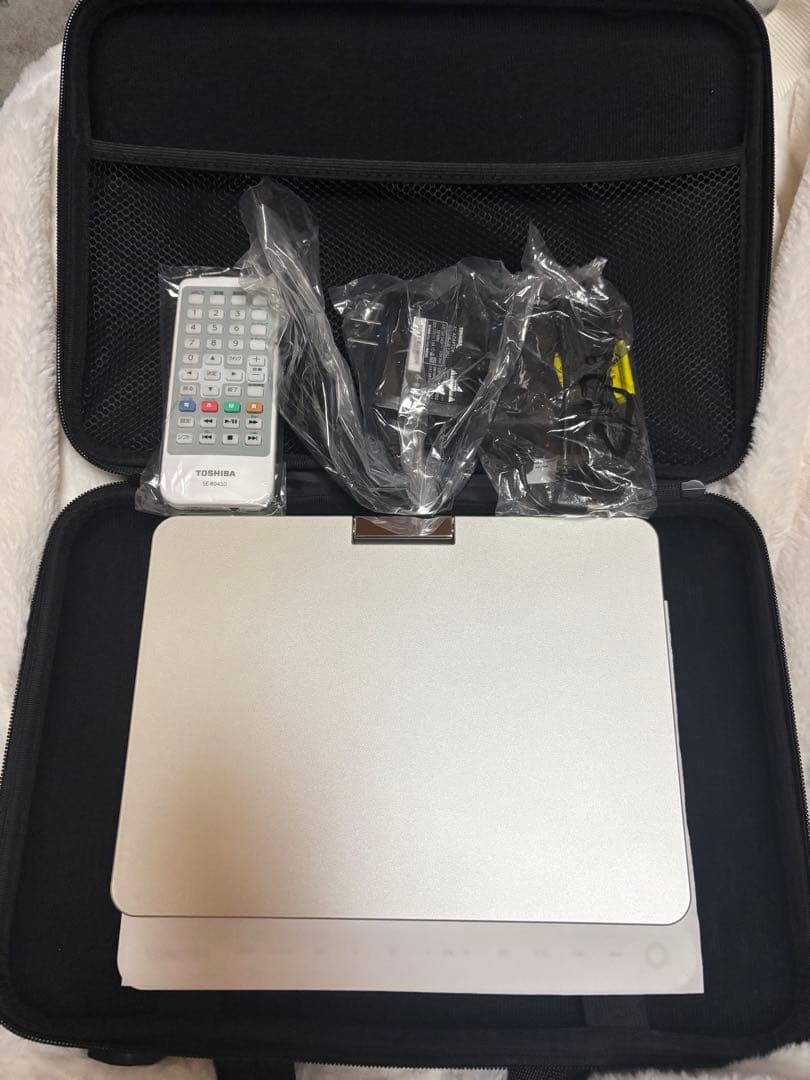 TOSHIBA ポータブルBlu-rayディスクプレーヤー　 SD-BP900S