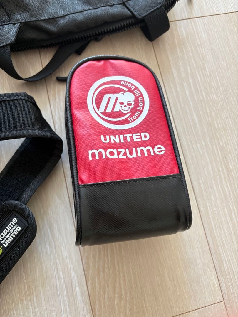 mazume フィッシングベスト ブラック/レッド