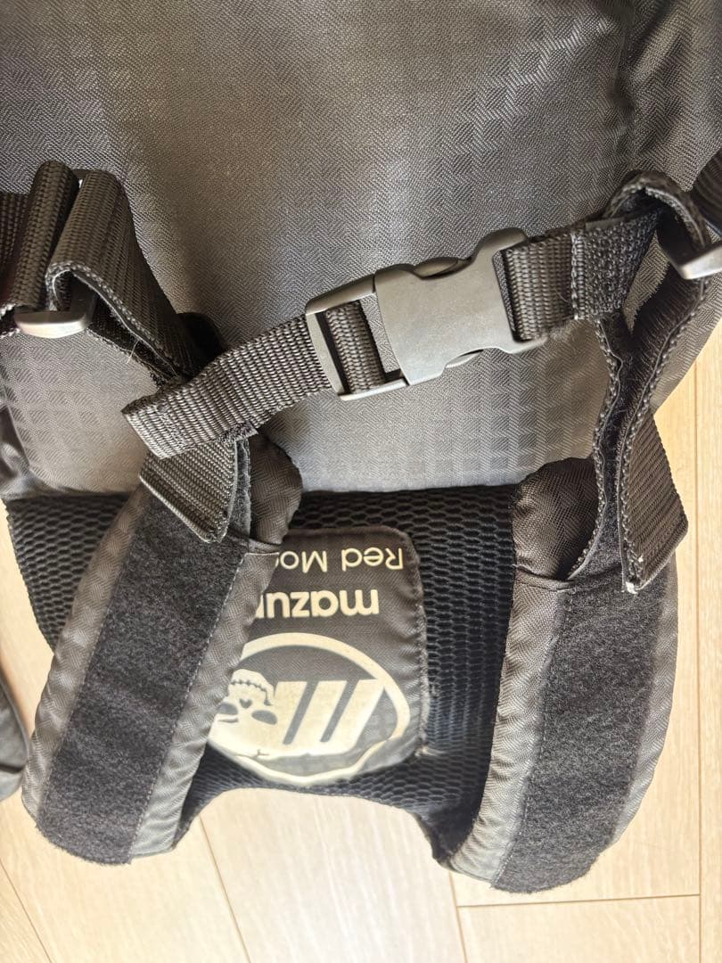 mazume フィッシングベスト ブラック/レッド