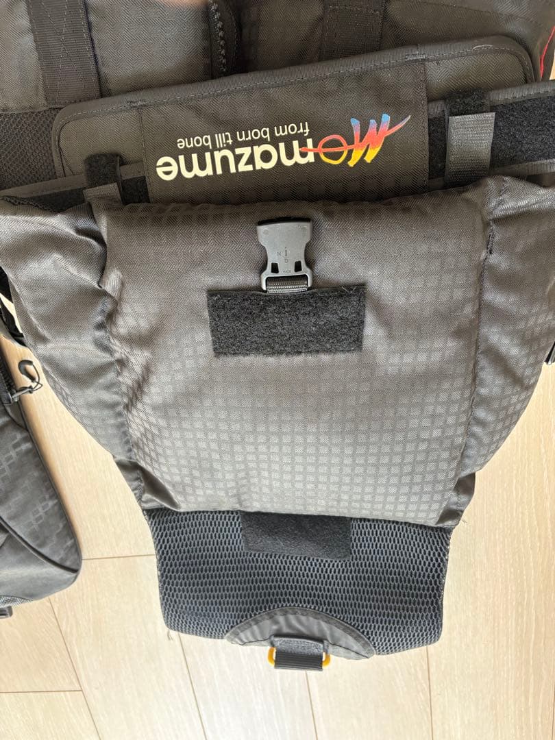 mazume フィッシングベスト ブラック/レッド