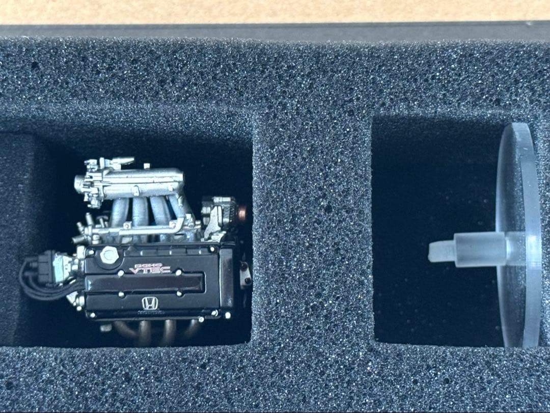 【限定60台】 1/18 Honda INTEGRA (DC2) TYPE R