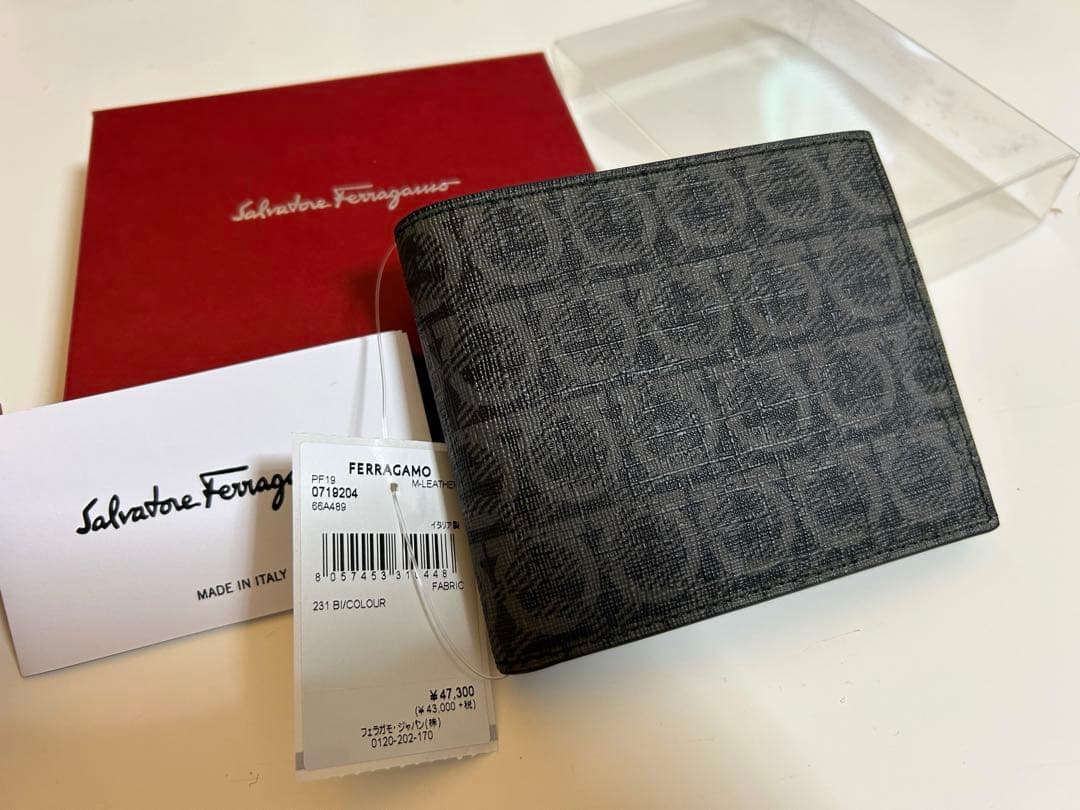 新品フェラガモFerragamo 二つ折り財布 メンズ
