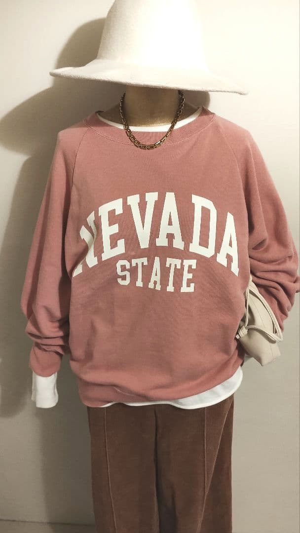 スミレ様 C6901 ロゴスウェット×コーデュロイパンツコーデ