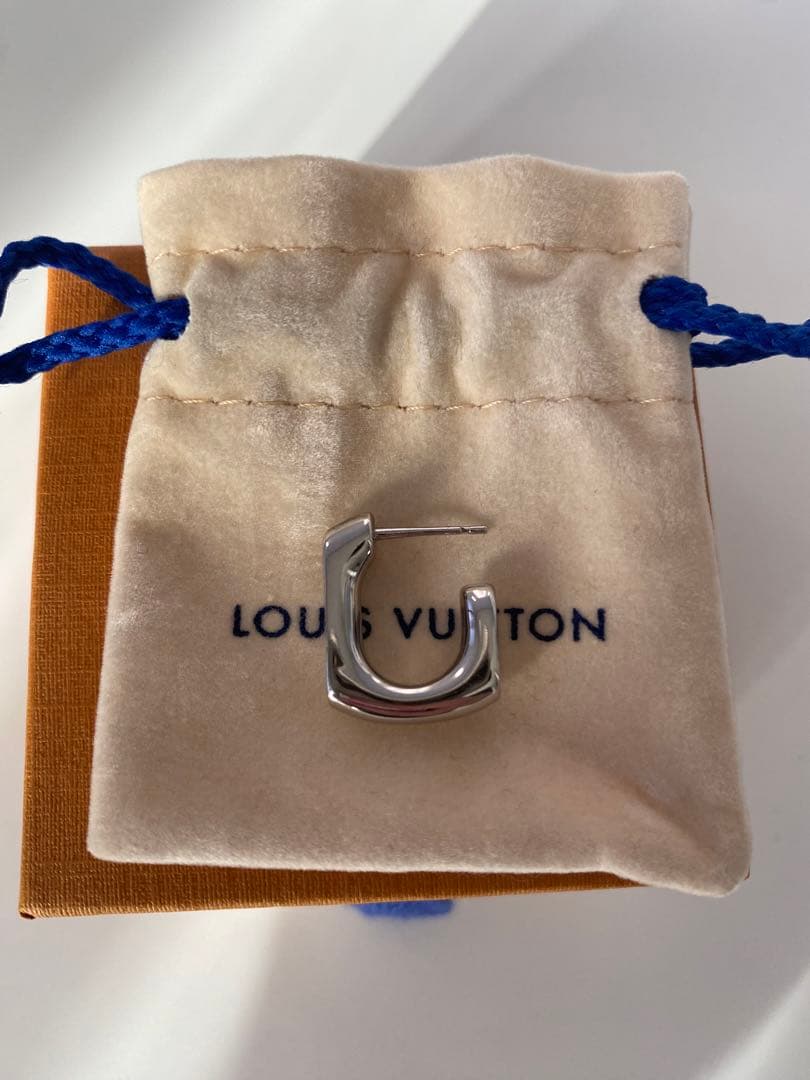 【美品】ルイヴィトン ピアス 片耳 スクエア モノグラム シルバー