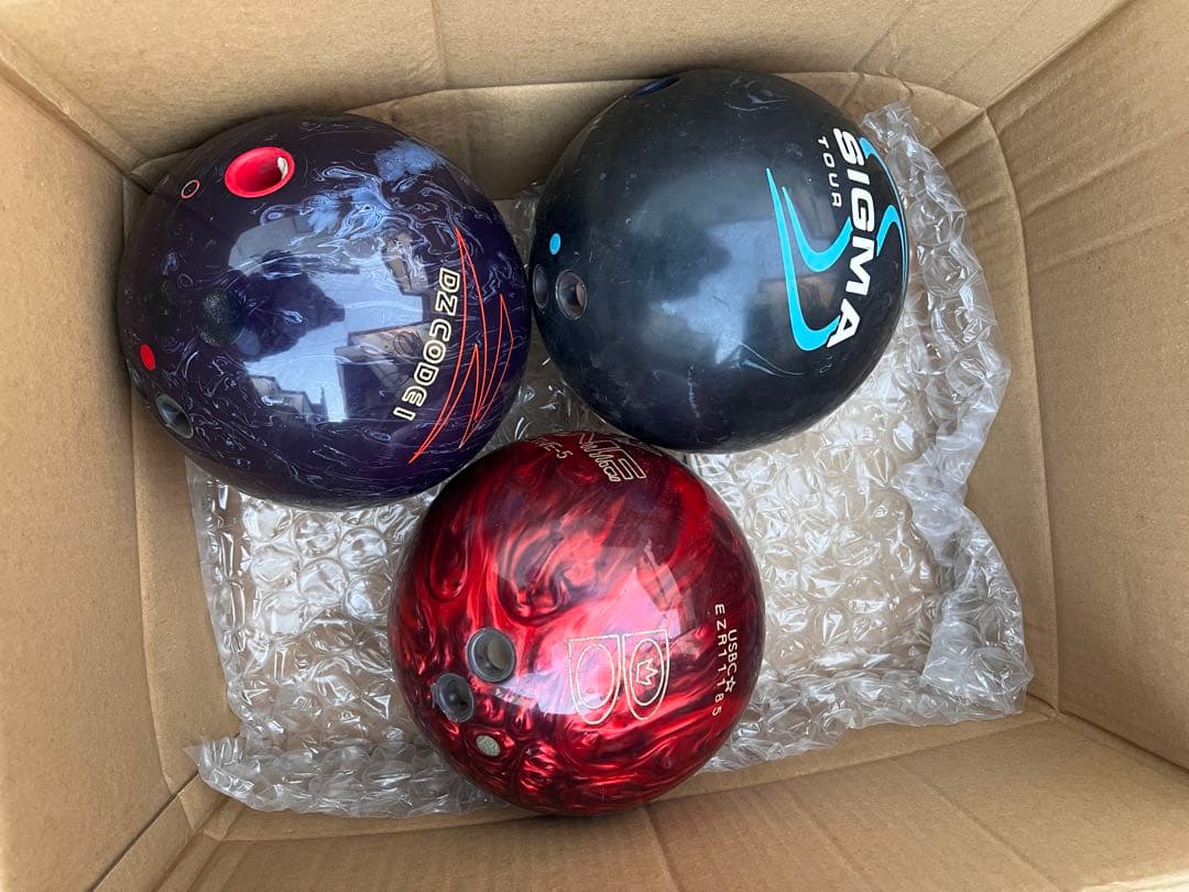 りおりお　ボウリングバッグ無しでボーリングボール14ポンド3個付き