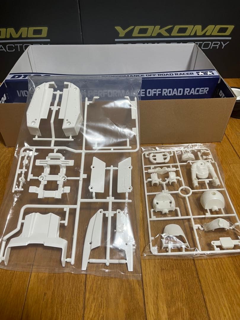 タミヤ　DT04 オプション多数　ボディー付き