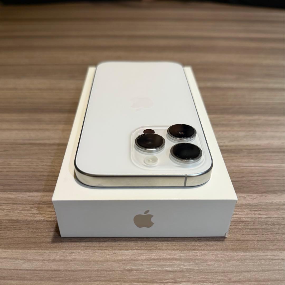 即購入◎iPhone16Pro 本体 256GB ケース付き✨