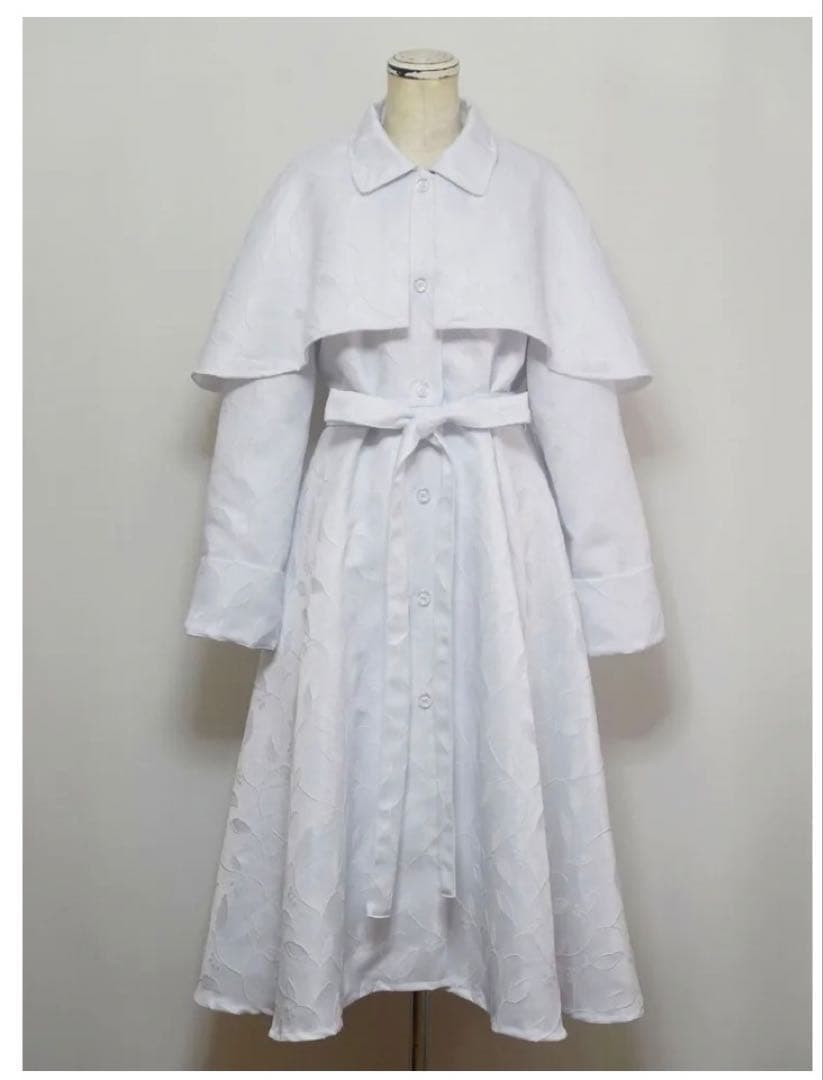 冬色のケープコートドレス ゆったりサイズ ホワイト はるかきみへ