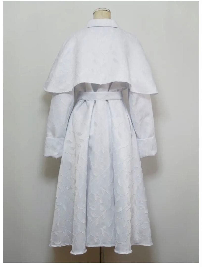 冬色のケープコートドレス ゆったりサイズ ホワイト はるかきみへ