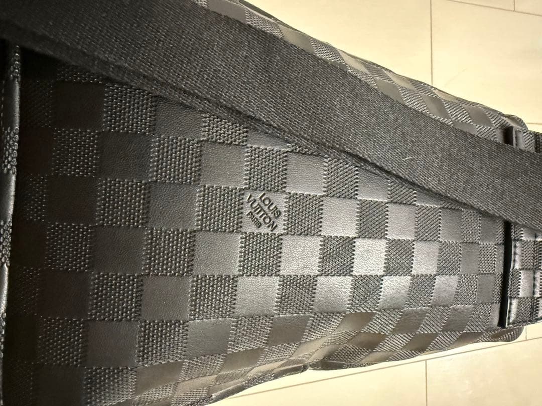 ルイヴィトンメンズショルダーノベルティ海外お土産品（お値引き相談承ります）