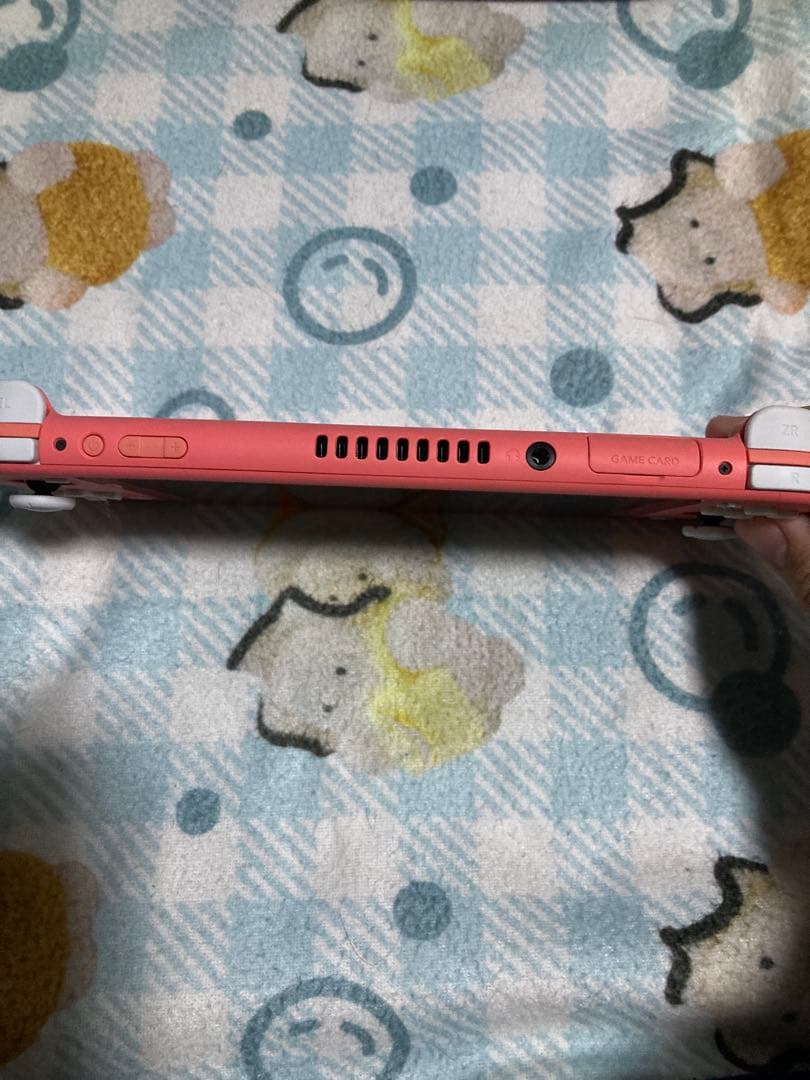 ニンテンドースイッチ ライト 本体 コーラル 付属品あり（比較的美品）