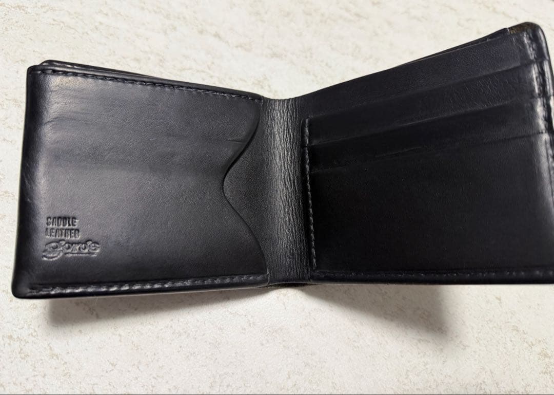 GOROS ブラック二つ折り財布
