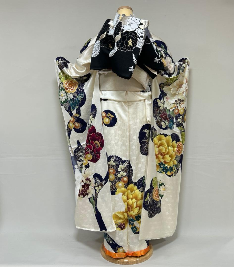 生成り　上品な牡丹と菊の振袖フルセット