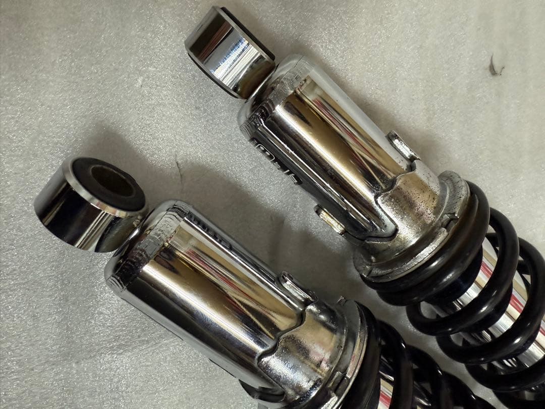 SR400 デイトナ リアガスショック SUPER SHOCKS SHOWA