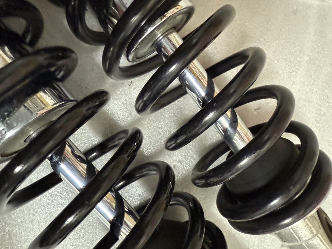 SR400 デイトナ リアガスショック SUPER SHOCKS SHOWA